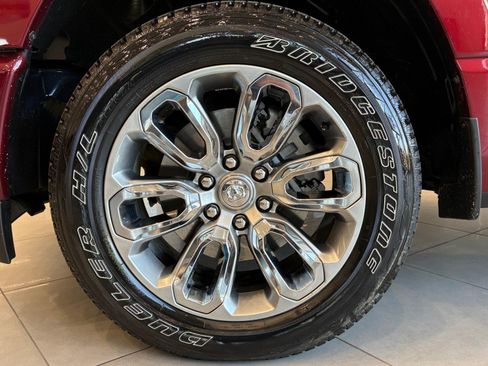 Used 2024 RAM 1500 Laramie AWD/4WD image 11
