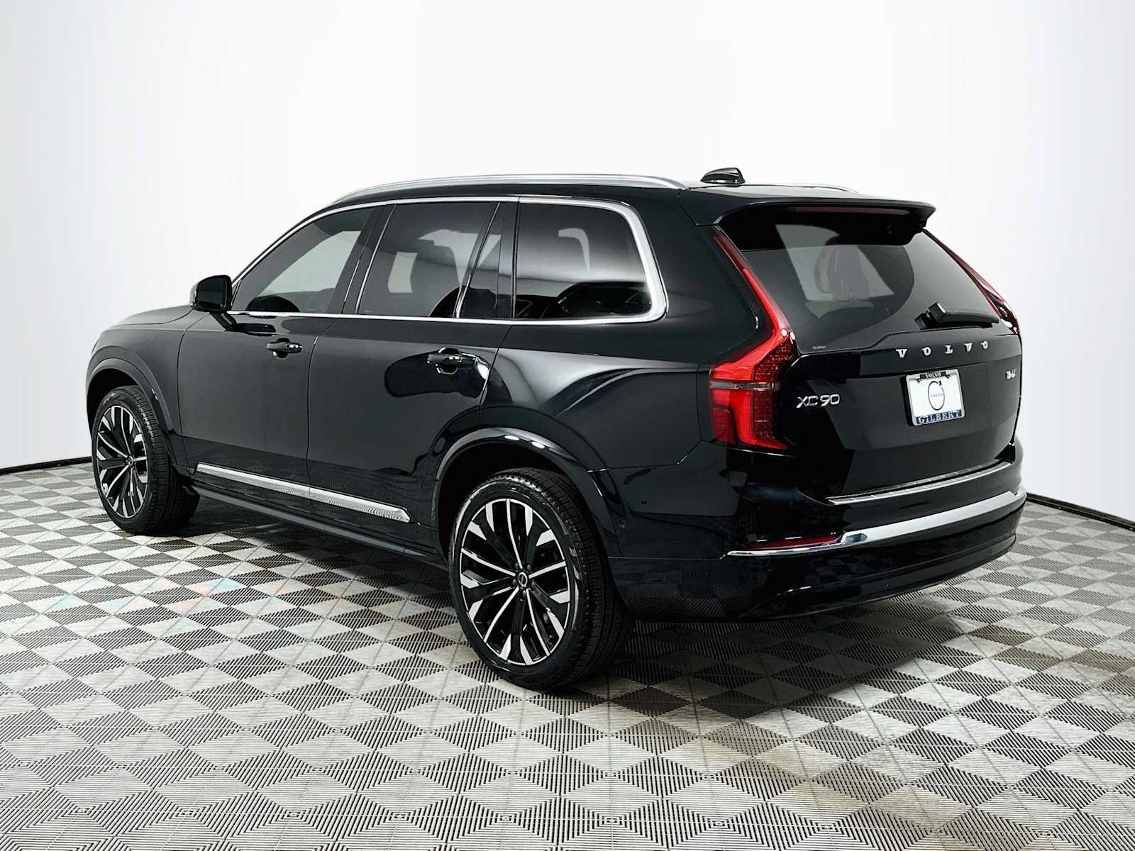 New 2026 Volvo XC90 B6 Plus w/ Protection Package Premier AWD/4WD image 5