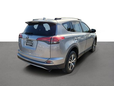 Used 2018 Toyota RAV4 XLE FWD image 3