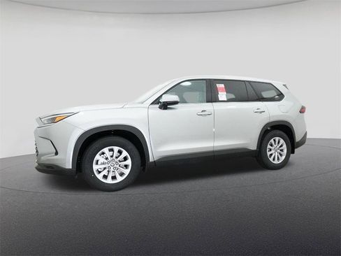 New 2026 Toyota Grand Highlander XLE image 18