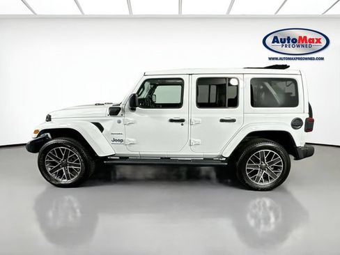 Used 2023 Jeep Wrangler Unlimited Sahara w/ Cold Weather Group AWD/4WD image 9
