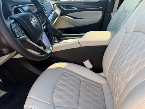 Used 2023 Buick Enclave Avenir w/ Avenir Technology Package image 10