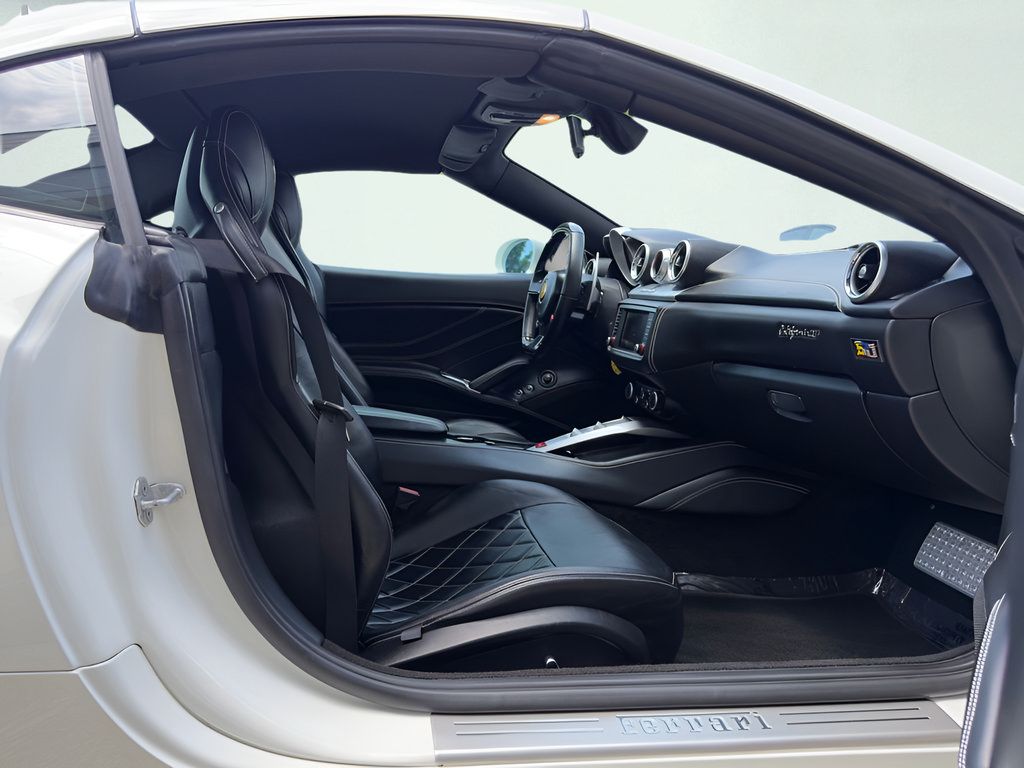 Used 2015 Ferrari California T RWD image 45