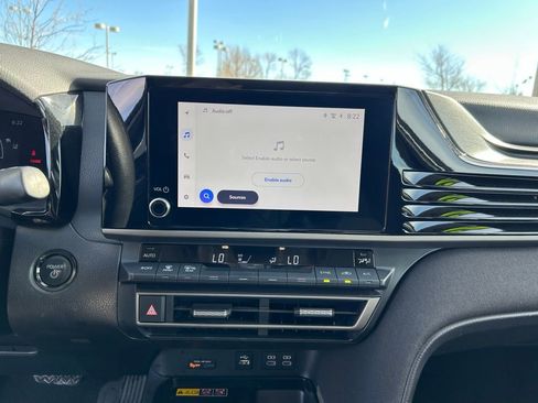 Used 2025 Toyota Camry LE image 17