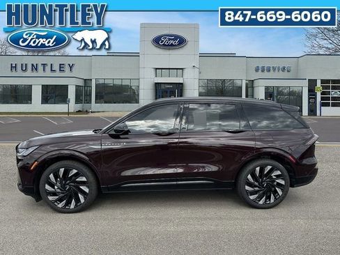 Used 2024 Lincoln Nautilus Reserve w/ Equipment Group 202A image 7