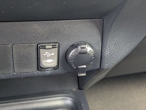 Used 2017 Toyota RAV4 SE AWD/4WD image 17