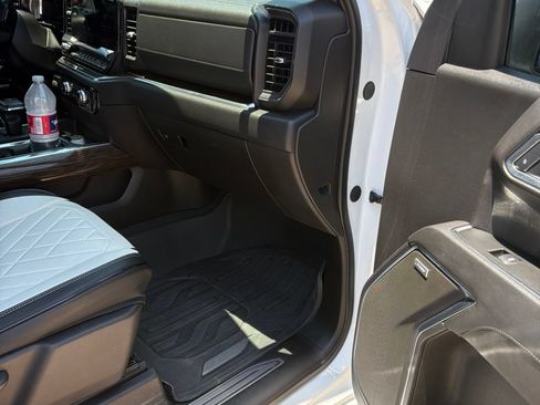 Used 2025 GMC Sierra 1500 Elevation w/ Elevation Premium Package AWD/4WD image 14