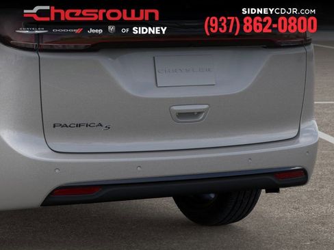 New 2026 Chrysler Pacifica Select image 13