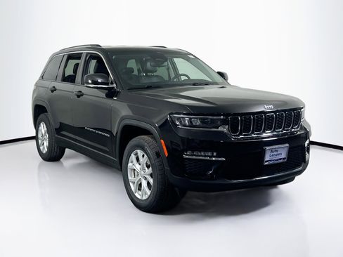 Used 2023 Jeep Grand Cherokee Limited AWD/4WD image 3