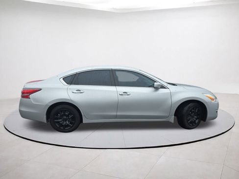 Used 2014 Nissan Altima 2.5 S image 8