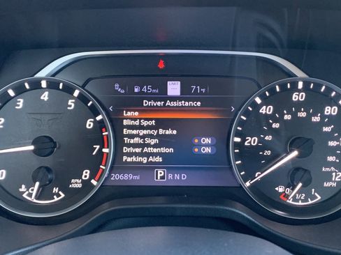 Used 2022 Nissan Titan SV w/ SV Convenience Package image 22