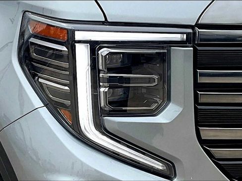 Used 2023 GMC Sierra 1500 AT4 w/ AT4 Premium Package image 27