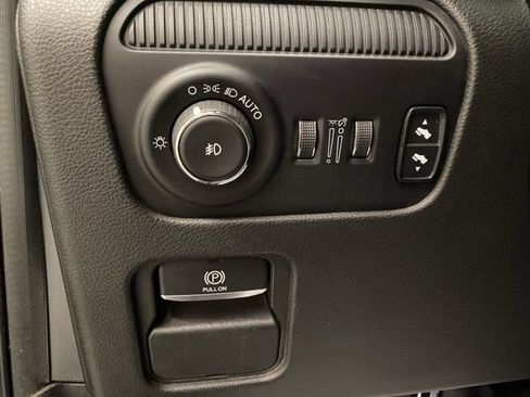 Used 2022 Jeep Wagoneer Series III AWD/4WD image 33