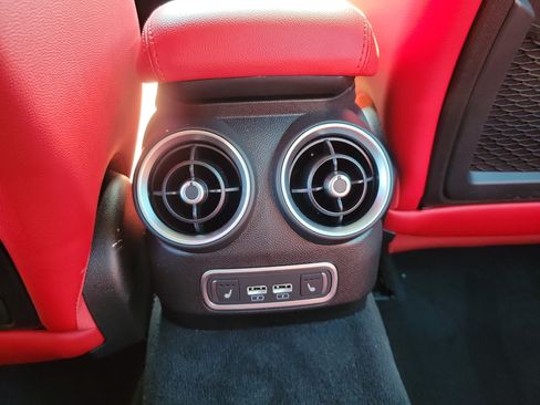 Used 2024 Alfa Romeo Giulia Veloce RWD image 10