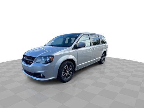 Used 2018 Dodge Grand Caravan SE image 4