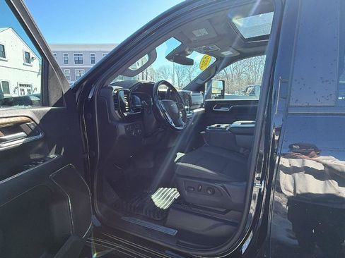 Used 2024 Chevrolet Silverado 2500 LT w/ Convenience Package image 25