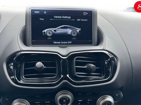 Used 2019 Aston Martin V8 Vantage Coupe image 16