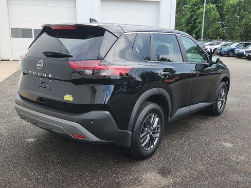 Used 2023 Nissan Rogue S image 6