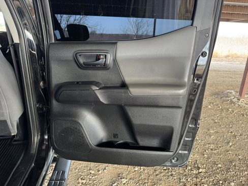 Used 2021 Toyota Tacoma SR w/ SR Convenience Package image 30