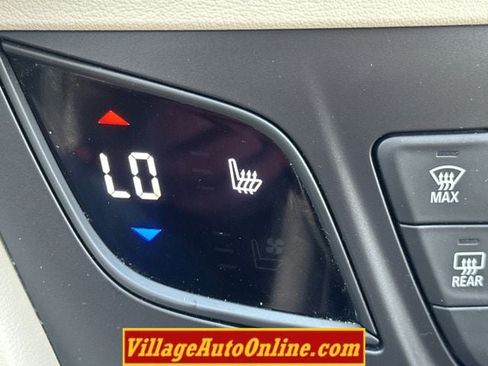 Used 2020 Buick Envision Essence AWD/4WD image 23