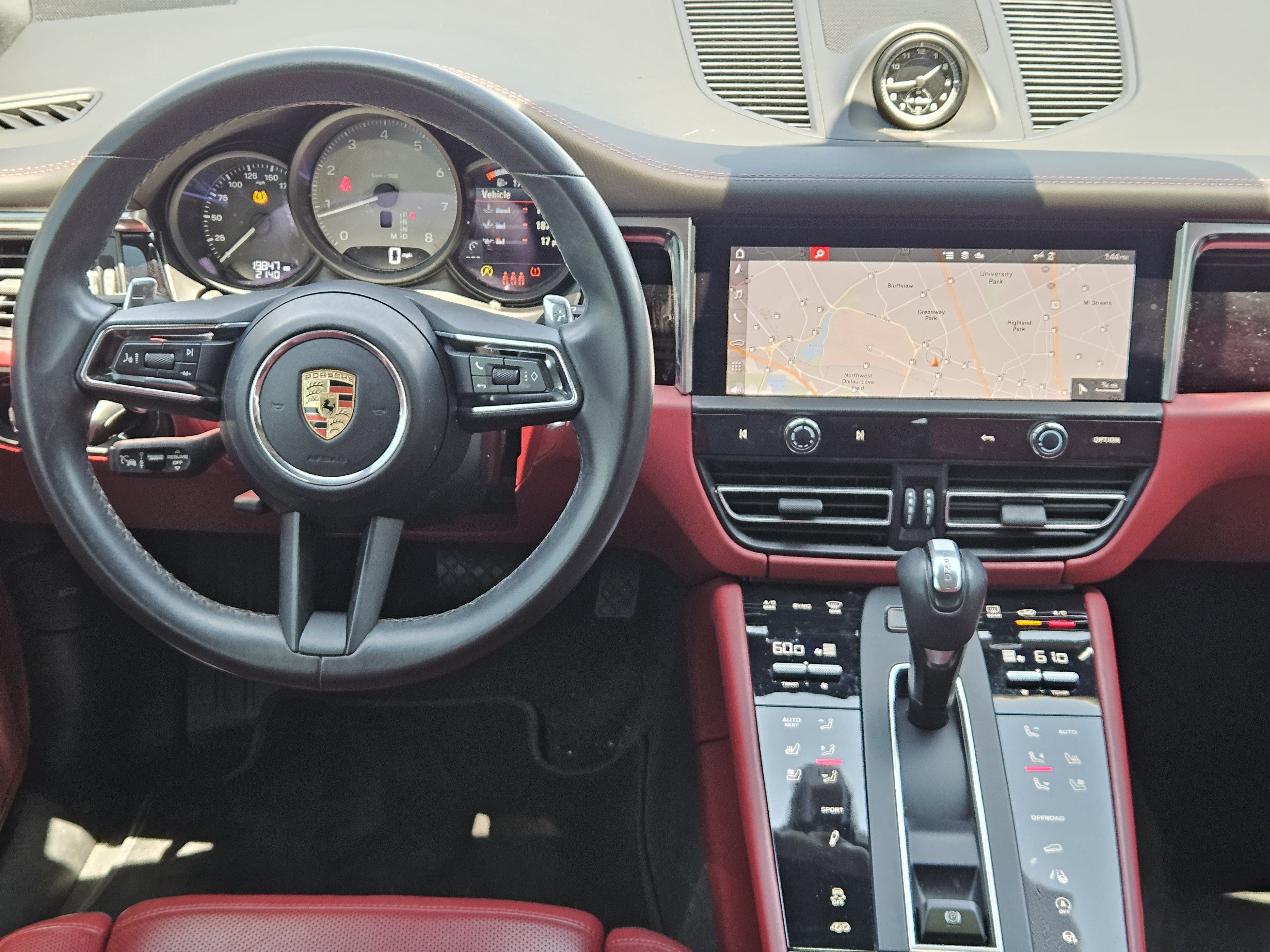 Certified 2024 Porsche Macan S AWD/4WD image 25
