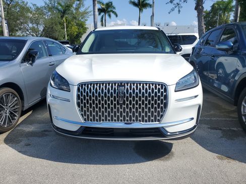 Certified 2024 Lincoln Corsair FWD image 2