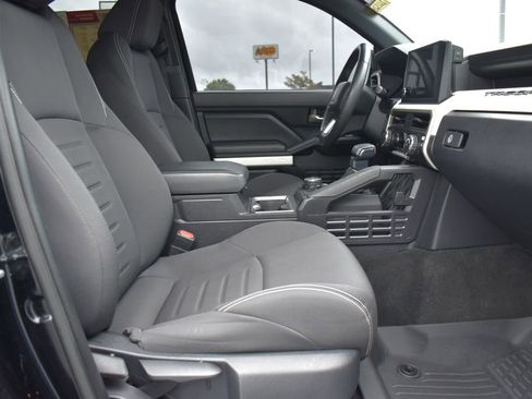 Used 2024 Toyota Tacoma TRD Off-Road AWD/4WD image 5