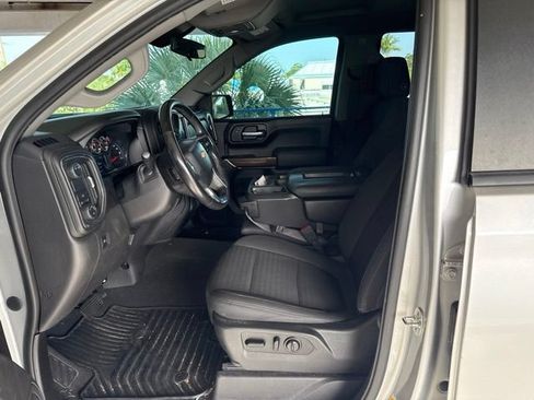 Used 2021 Chevrolet Silverado 1500 LT RWD image 2