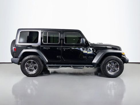 Used 2022 Jeep Wrangler Unlimited Sport AWD/4WD image 9