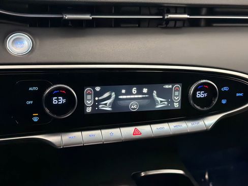 Used 2025 Genesis GV70 2.5T image 26