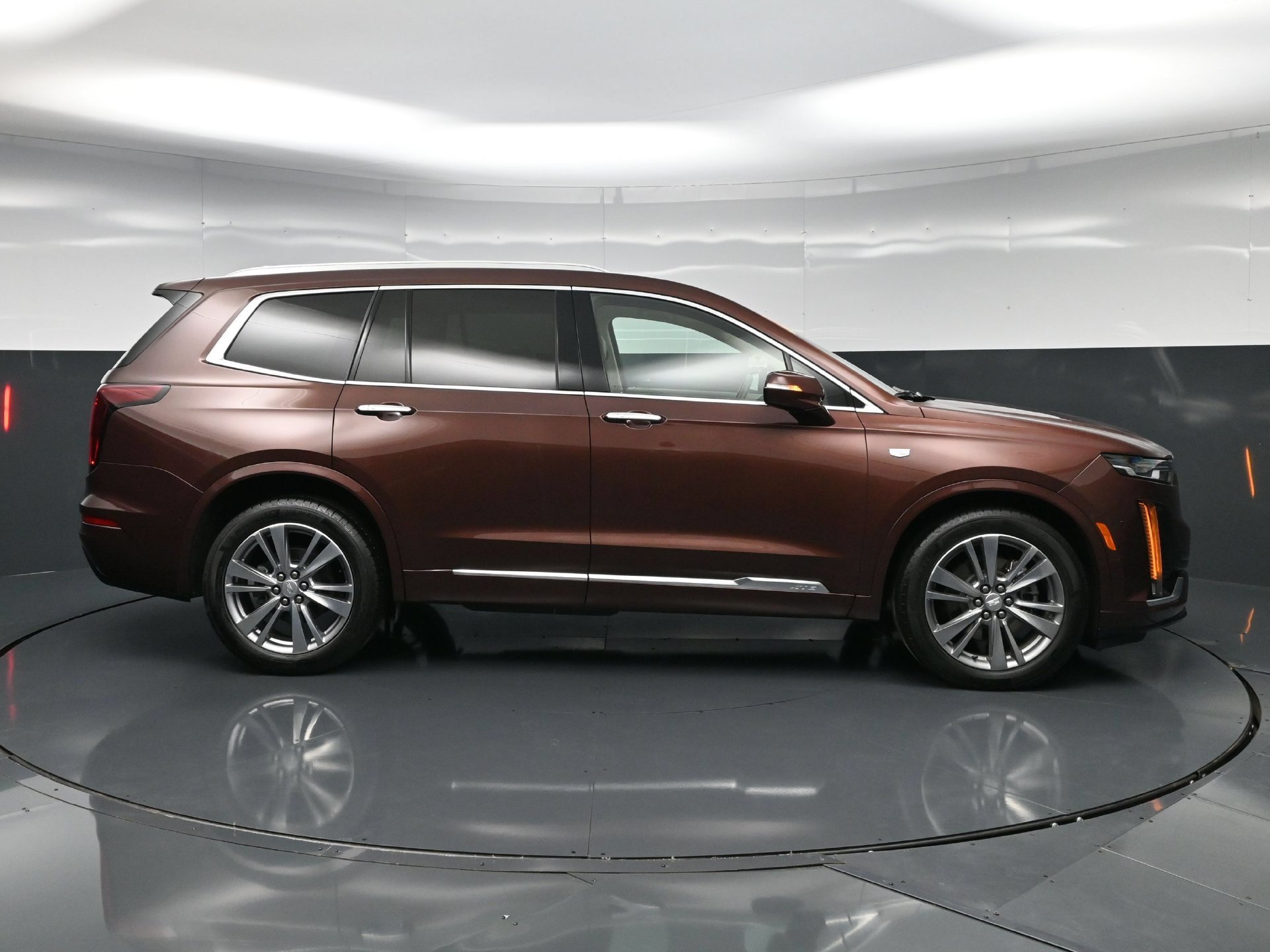 Used 2022 Cadillac XT6 Premium Luxury FWD image 9