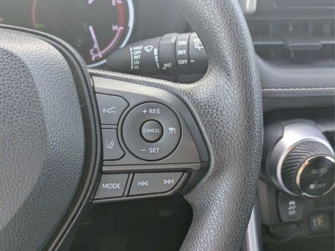 Used 2024 Toyota RAV4 XLE image 28