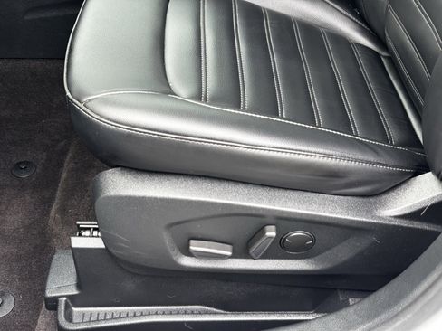 Used 2020 Ford Edge SEL image 20