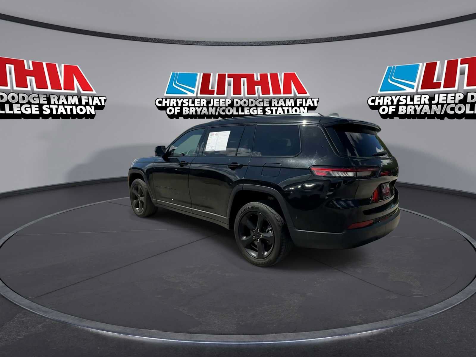 Used 2023 Jeep Grand Cherokee L Laredo AWD/4WD image 6