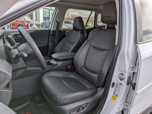 Used 2024 Toyota RAV4 Limited w/ Advanced Technology Package image 15