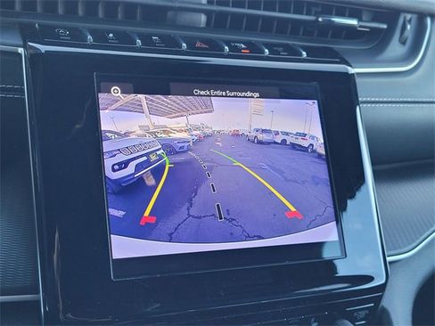 Certified 2023 Jeep Grand Cherokee Altitude image 10