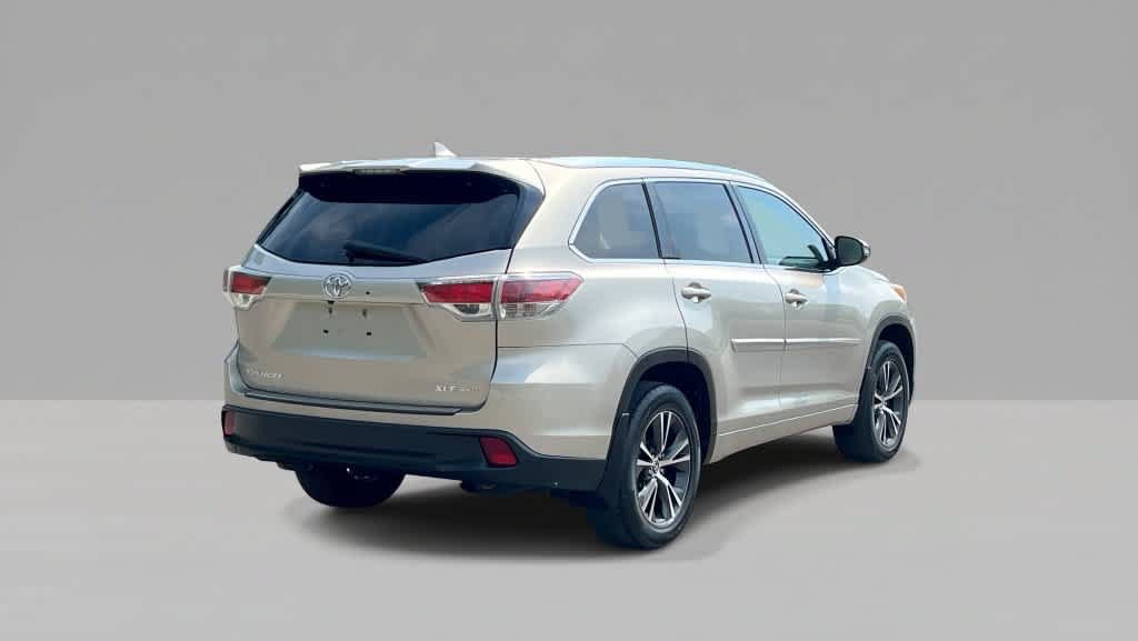Used 2016 Toyota Highlander XLE w/ Protection Package #3 AWD/4WD image 8