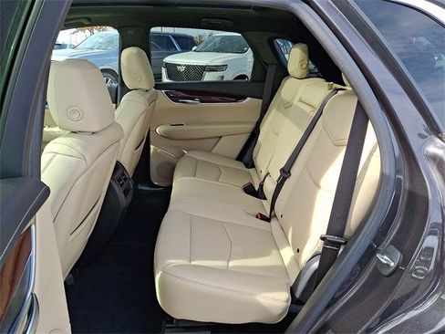 Used 2018 Cadillac XT5 Luxury w/ Driver Awareness Package image 8