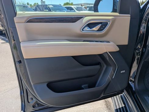 Used 2023 Chevrolet Suburban Premier AWD/4WD image 11