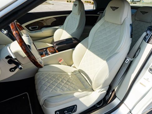 Used 2017 Bentley Continental GT image 36