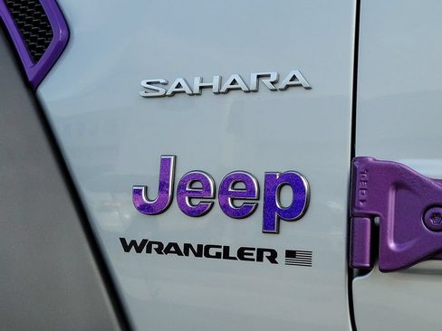Used 2024 Jeep Wrangler Unlimited Sahara AWD/4WD image 6