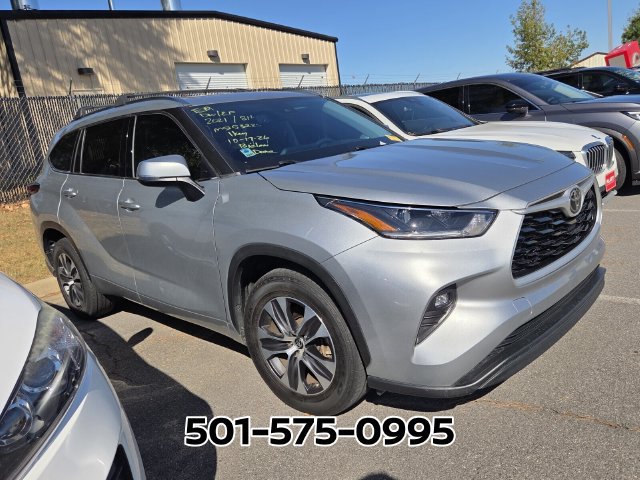 Used 2021 Toyota Highlander XLE FWD image 5