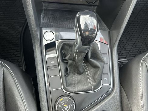 Used 2022 Volkswagen Tiguan SE R-Line image 15