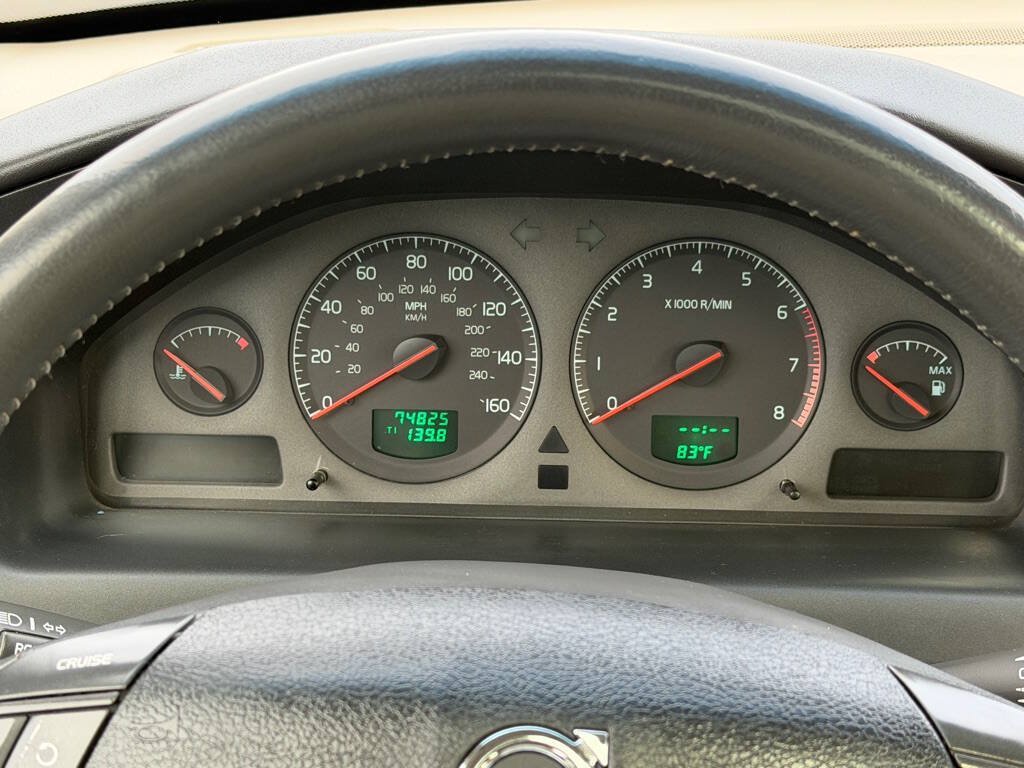 Used 2003 Volvo S60 2.5T AWD/4WD image 13