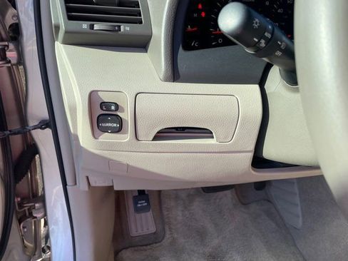 Used 2009 Toyota Camry XLE image 11