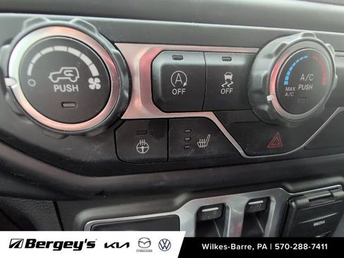 Used 2019 Jeep Wrangler Sport AWD/4WD image 10