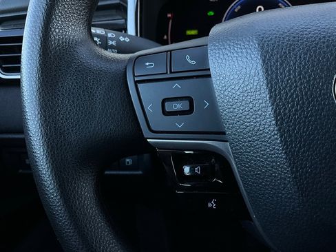 Used 2025 Toyota Camry LE image 32