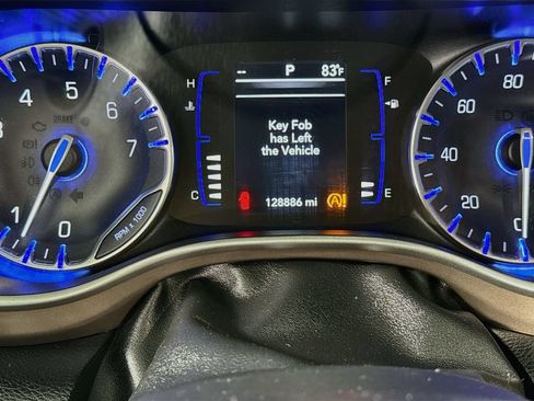 Used 2020 Chrysler Voyager Lxi FWD image 12