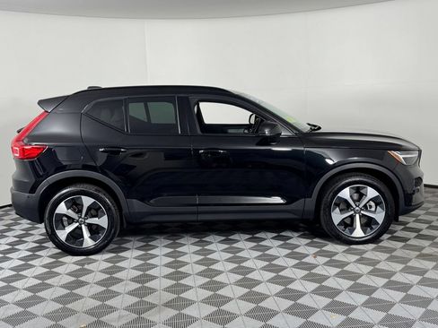 Certified 2025 Volvo XC40 B5 Plus AWD/4WD image 5