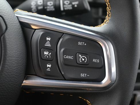 Used 2024 Jeep Wrangler Unlimited Sahara w/ Technology Group AWD/4WD image 30